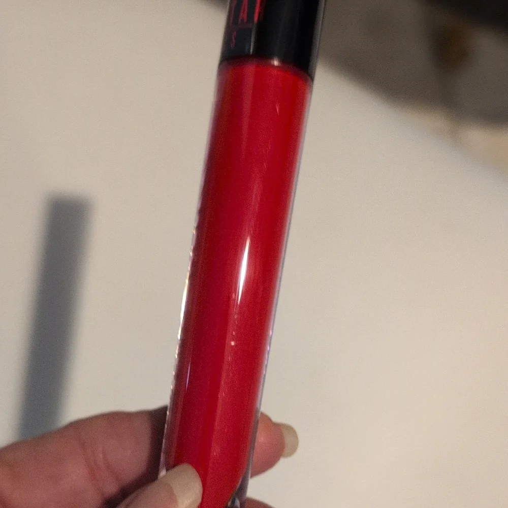 Jeffree Star Supreme Gloss - Shiny Red